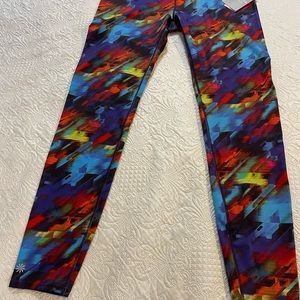 NWT Athleta Colorburst Sonar Tight XLT. Zip bum pocket w/ reflective fabric.
